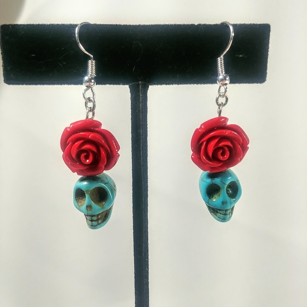 Skull earrings turquoise with Red Flower 🌹